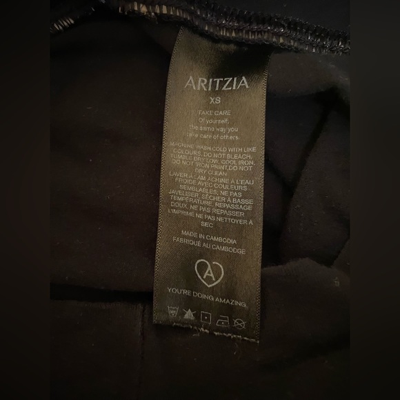 Aritzia Black Leggings - Picture 4 of 5